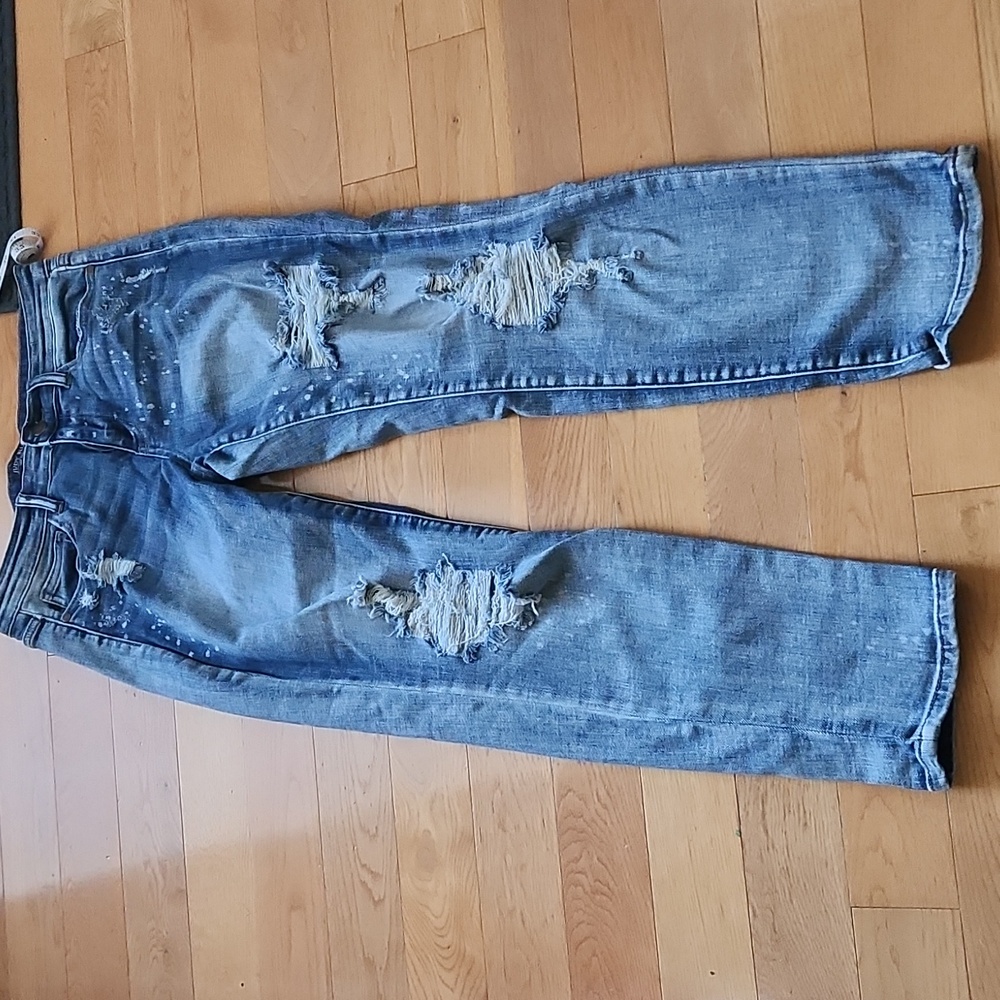 Size 7/28 Judy Blue Bleach Distress Boyfriend Fit Jeans